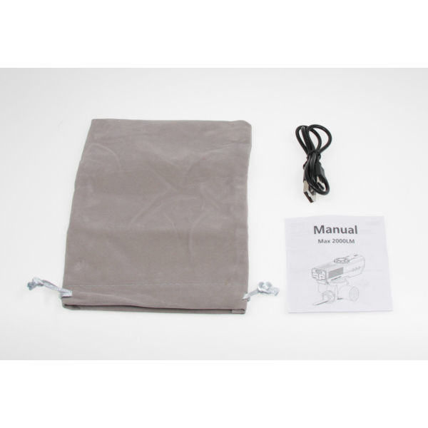 LUCE BICI ANTERIORE 2000 LUMEN CON BATTERIA INTEGRATA RICARICABILE USB